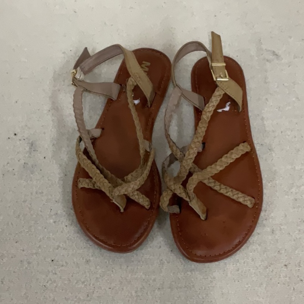 EUC woman’s Girl Mia sandals